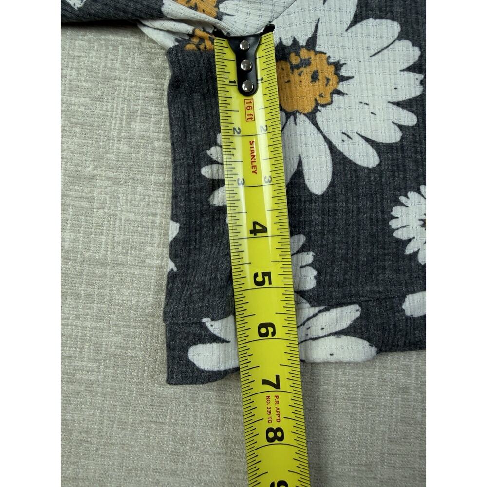LuLaRoe Women’s S Gray Daisy Floral Short Sleeve Romper Jumpsuit Pockets - Picture 8 of 10